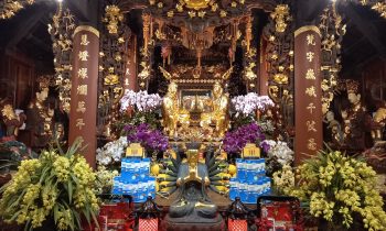 Ngắm sắc hoa tại chùa Vạn Niên năm Tân Sửu